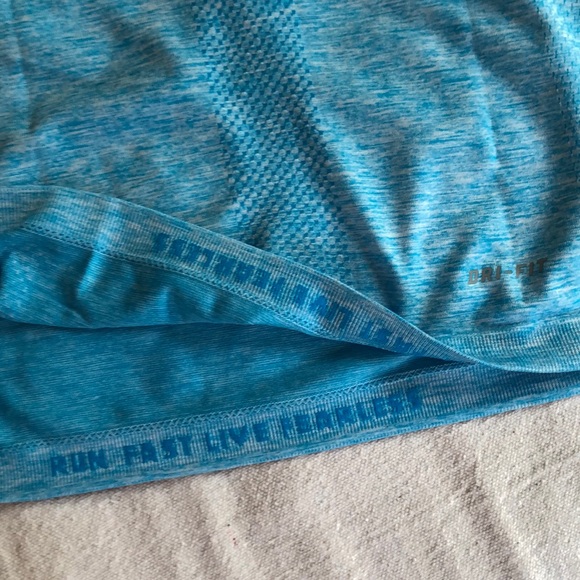 Nike Dri-Fit tank - Picture 4 of 7